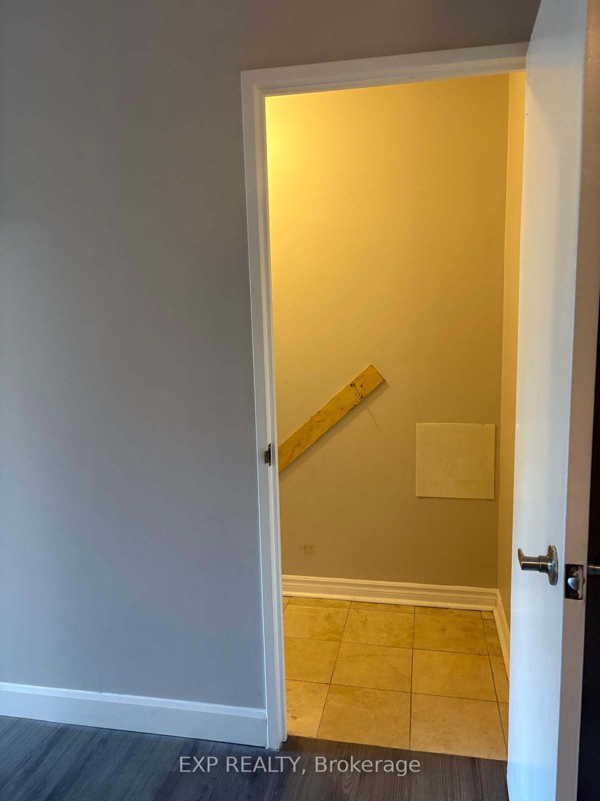 Photo 14 of Unit 3, 158 Mcarthur Avenue, Ottawa, Vanier — HOMEH