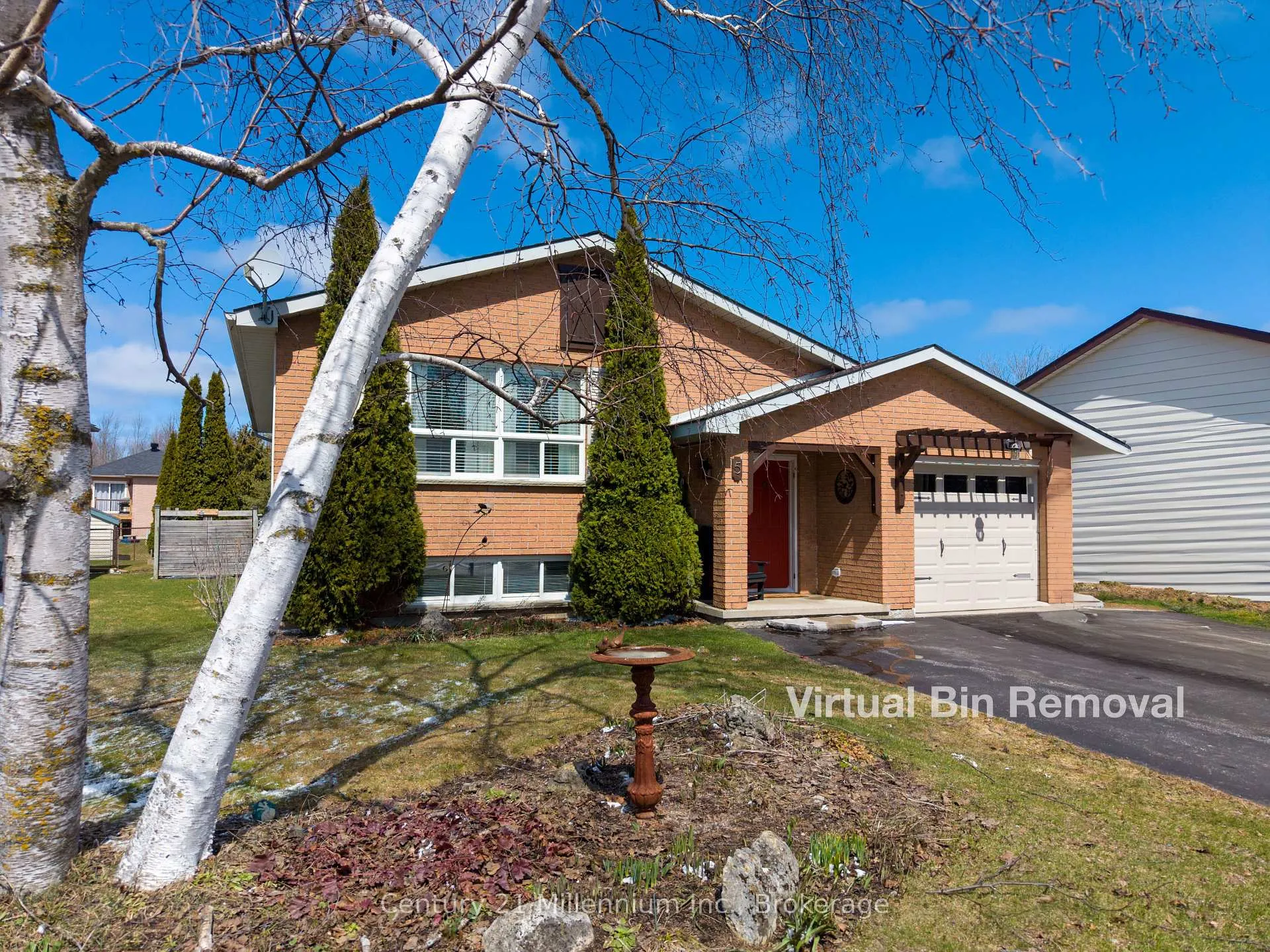 Photo 2 of 5 Reid Crescent, Collingwood — HOMEH