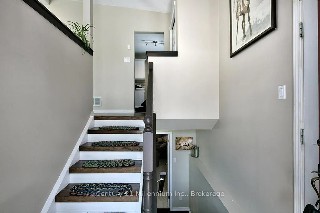 Photo 4 of 5 Reid Crescent, Collingwood — HOMEH