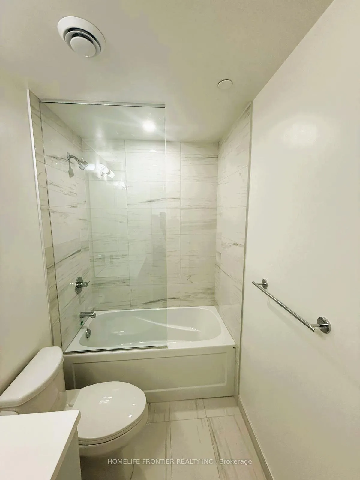 Photo 11 of Unit 3510, 8 Interchange Way S, Vaughan, Vaughan Corporate Centre — HOMEH