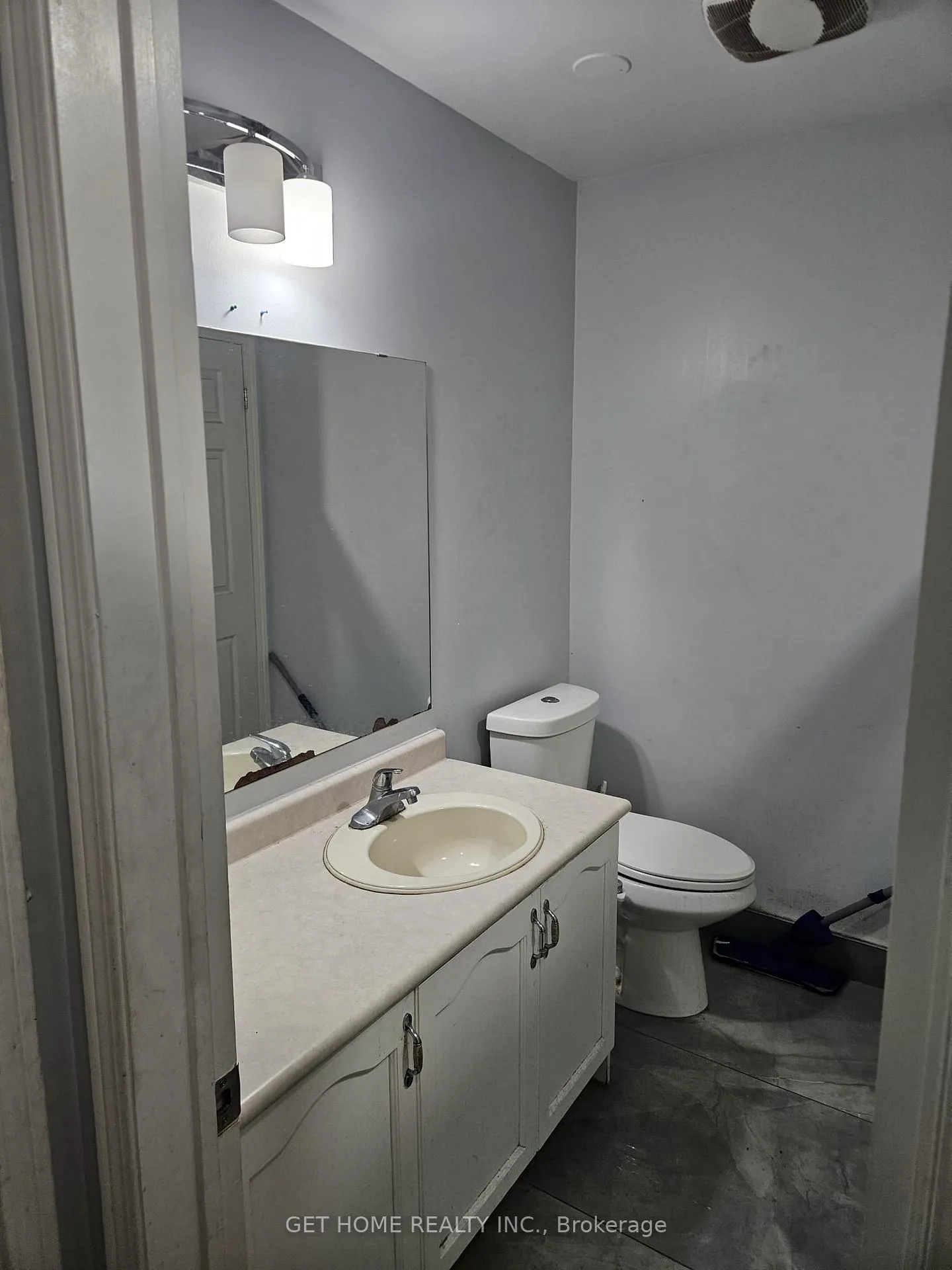 Photo 8 of 19 Arthurs Crescent, Brampton, Fletcher's West — HOMEH