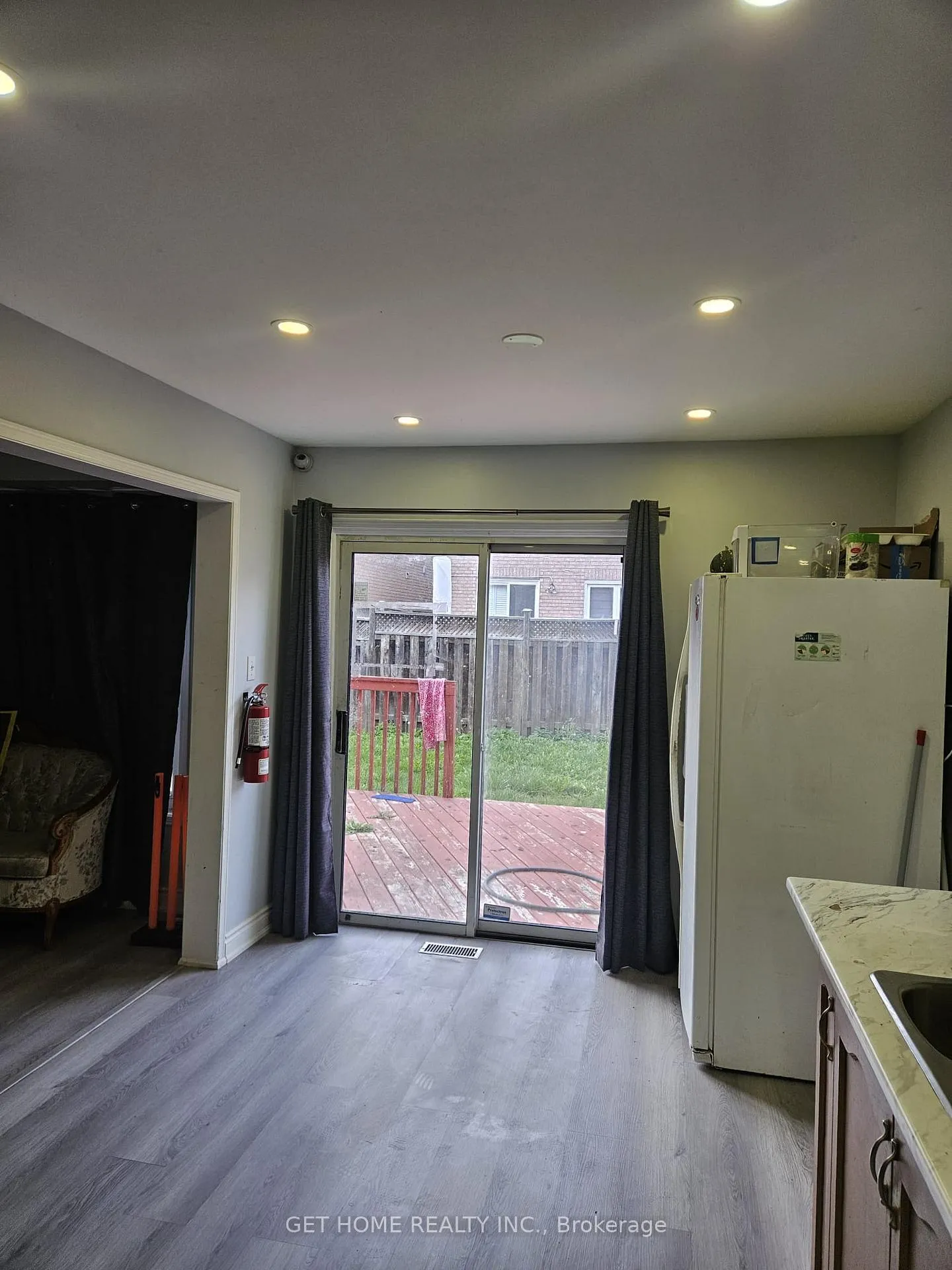 Photo 15 of 19 Arthurs Crescent, Brampton, Fletcher's West — HOMEH