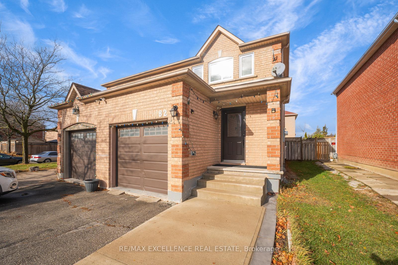 Photo 3 of 82 Carrie Crescent, Brampton, Fletcher's West — HOMEH