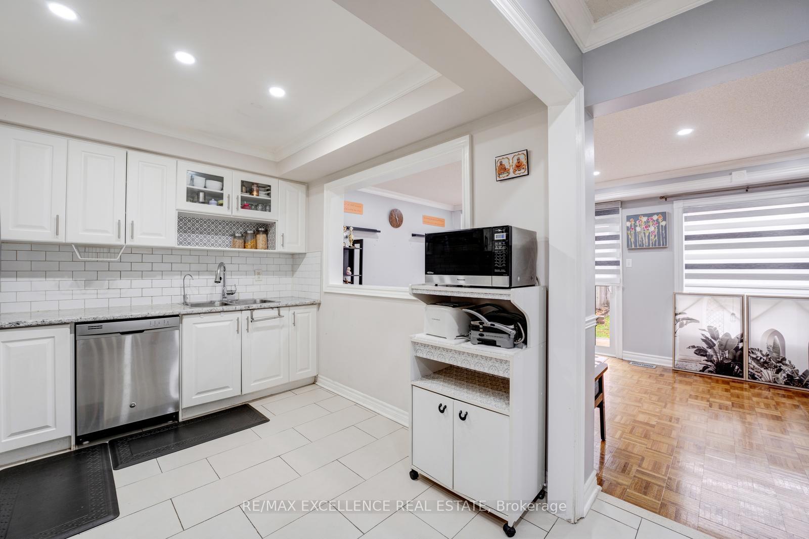 Photo 13 of 82 Carrie Crescent, Brampton, Fletcher's West — HOMEH