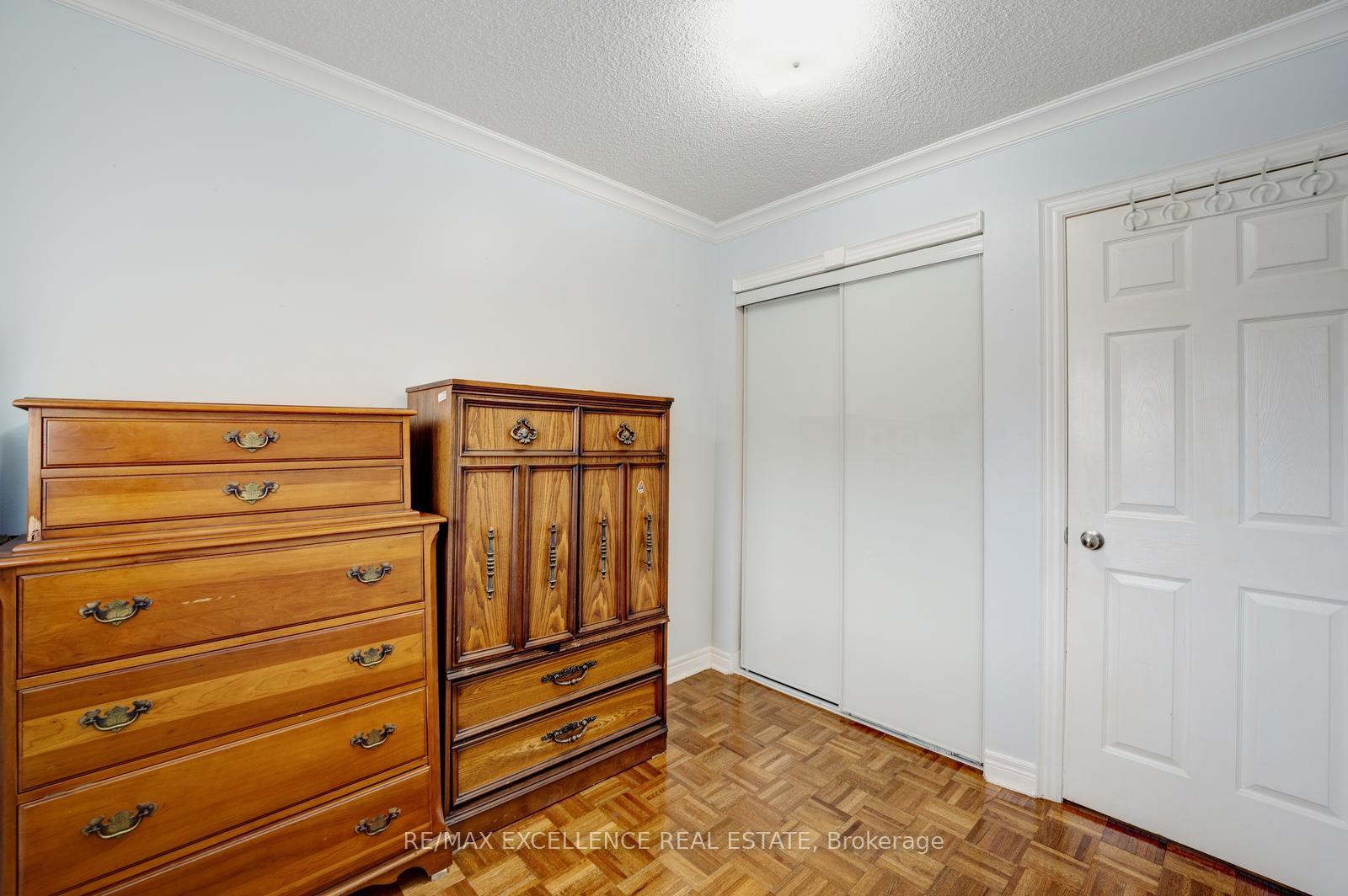 Photo 32 of 82 Carrie Crescent, Brampton, Fletcher's West — HOMEH