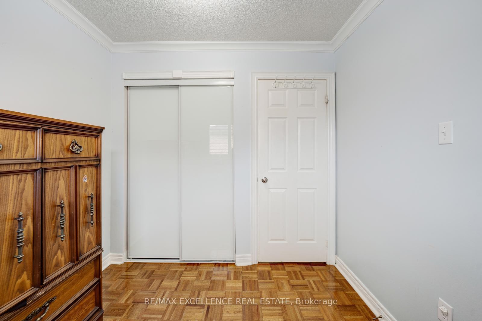 Photo 33 of 82 Carrie Crescent, Brampton, Fletcher's West — HOMEH