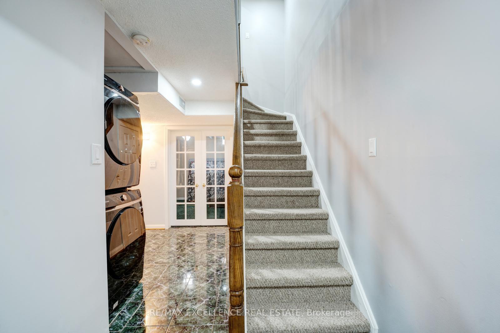 Photo 36 of 82 Carrie Crescent, Brampton, Fletcher's West — HOMEH