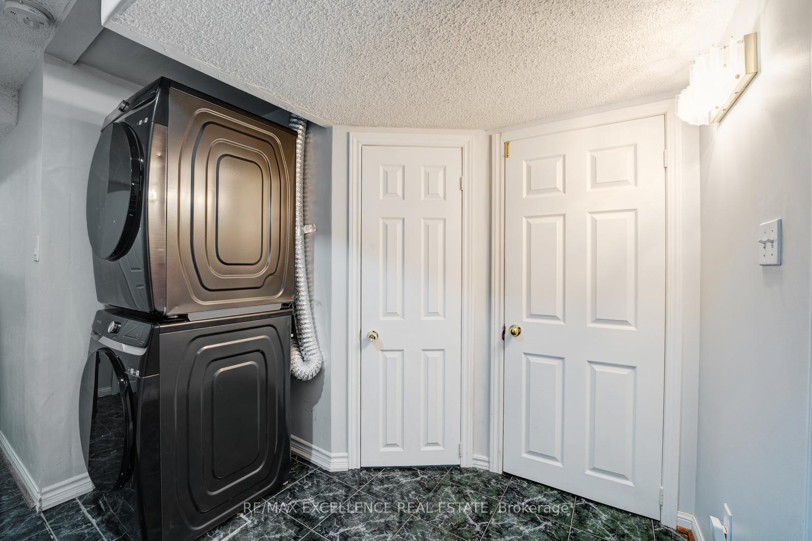Photo 38 of 82 Carrie Crescent, Brampton, Fletcher's West — HOMEH