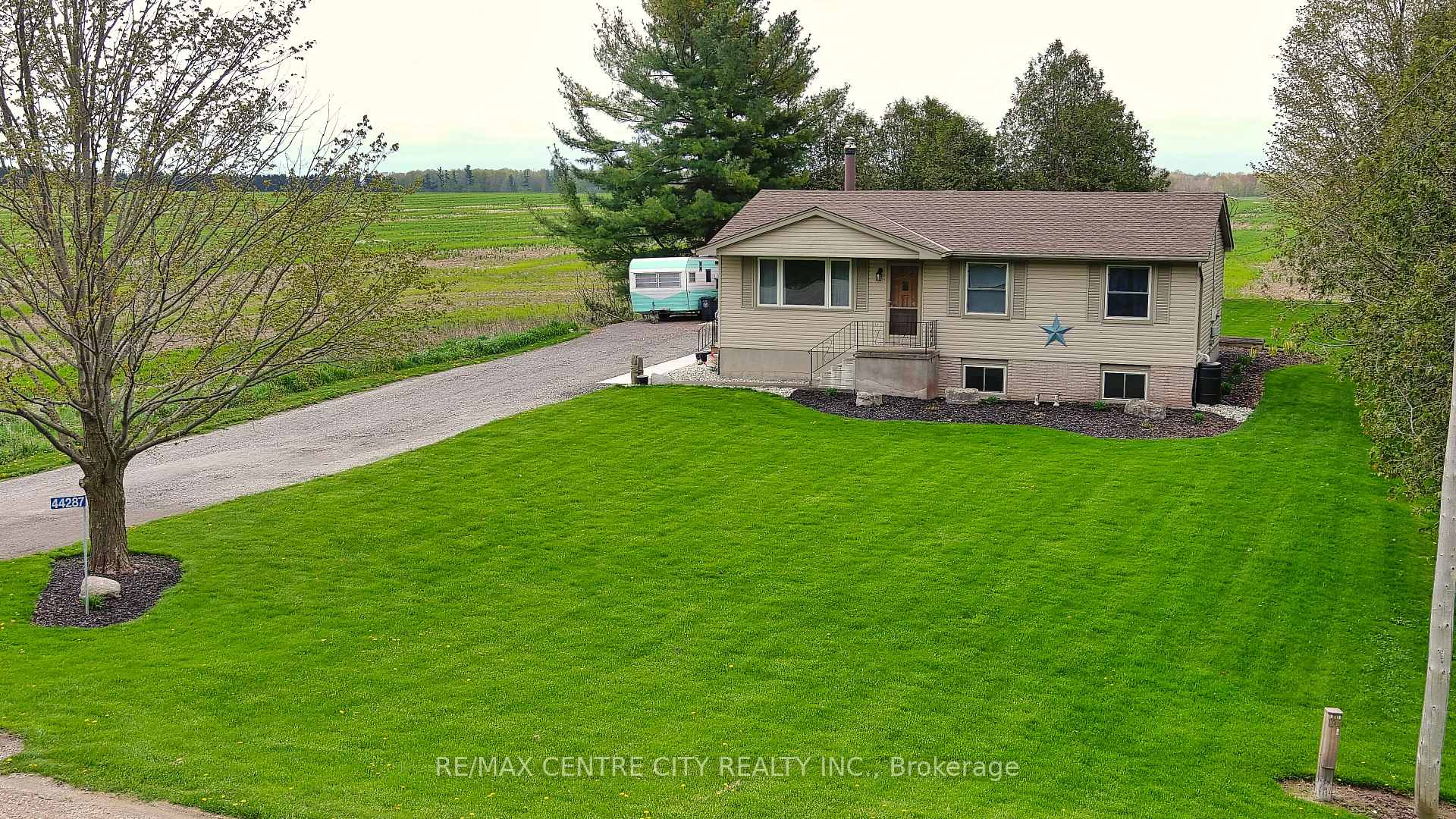 Photo 32 of 44287 Sparta Line, Central Elgin, Rural Central Elgin — HOMEH