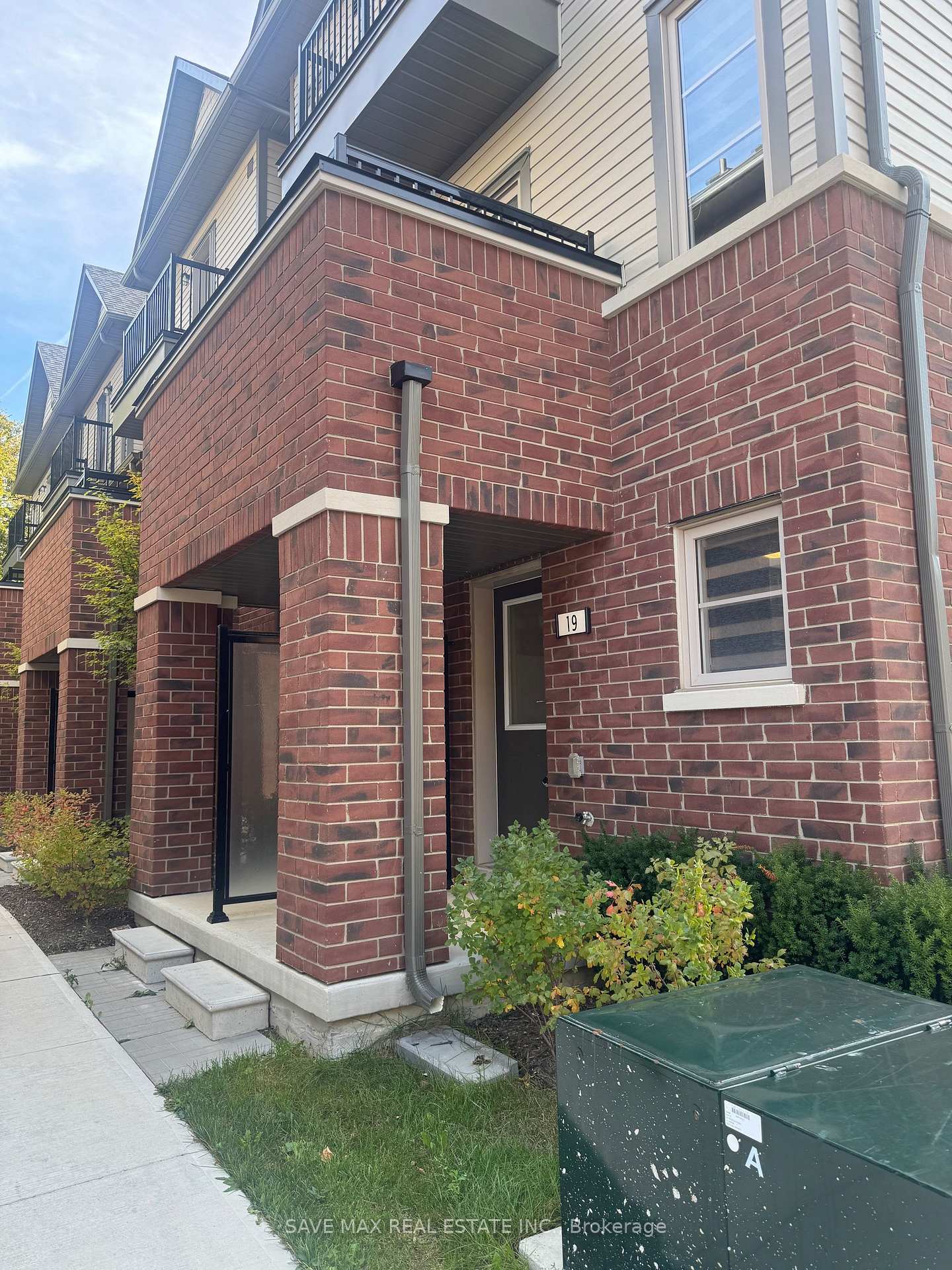 Photo 2 of 19 Petley Street, Clarington, Courtice — HOMEH