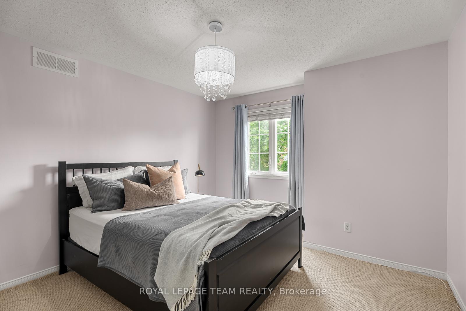 Photo 26 of 33 Valencia Street, Ottawa, Barrhaven East — HOMEH