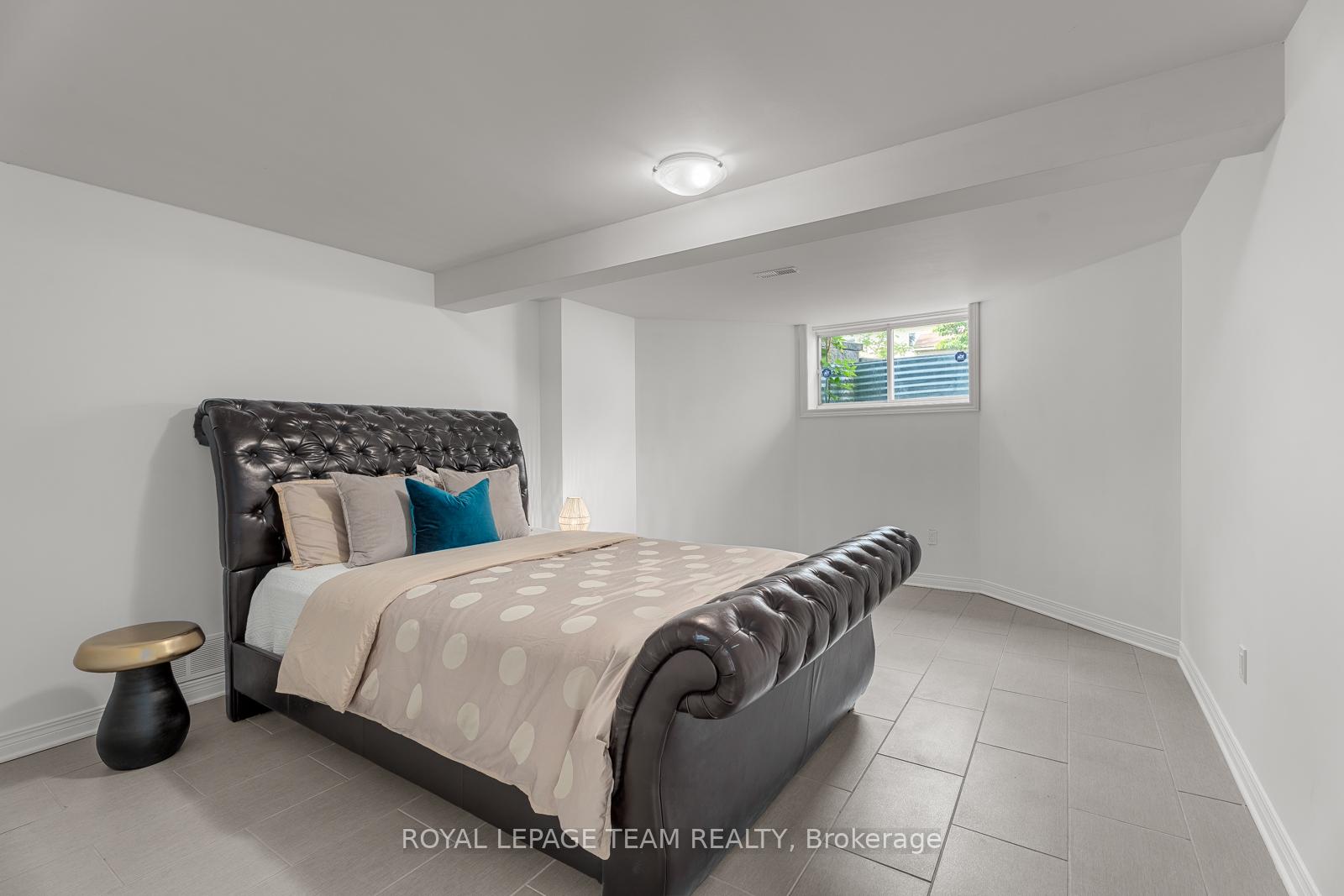 Photo 31 of 33 Valencia Street, Ottawa, Barrhaven East — HOMEH