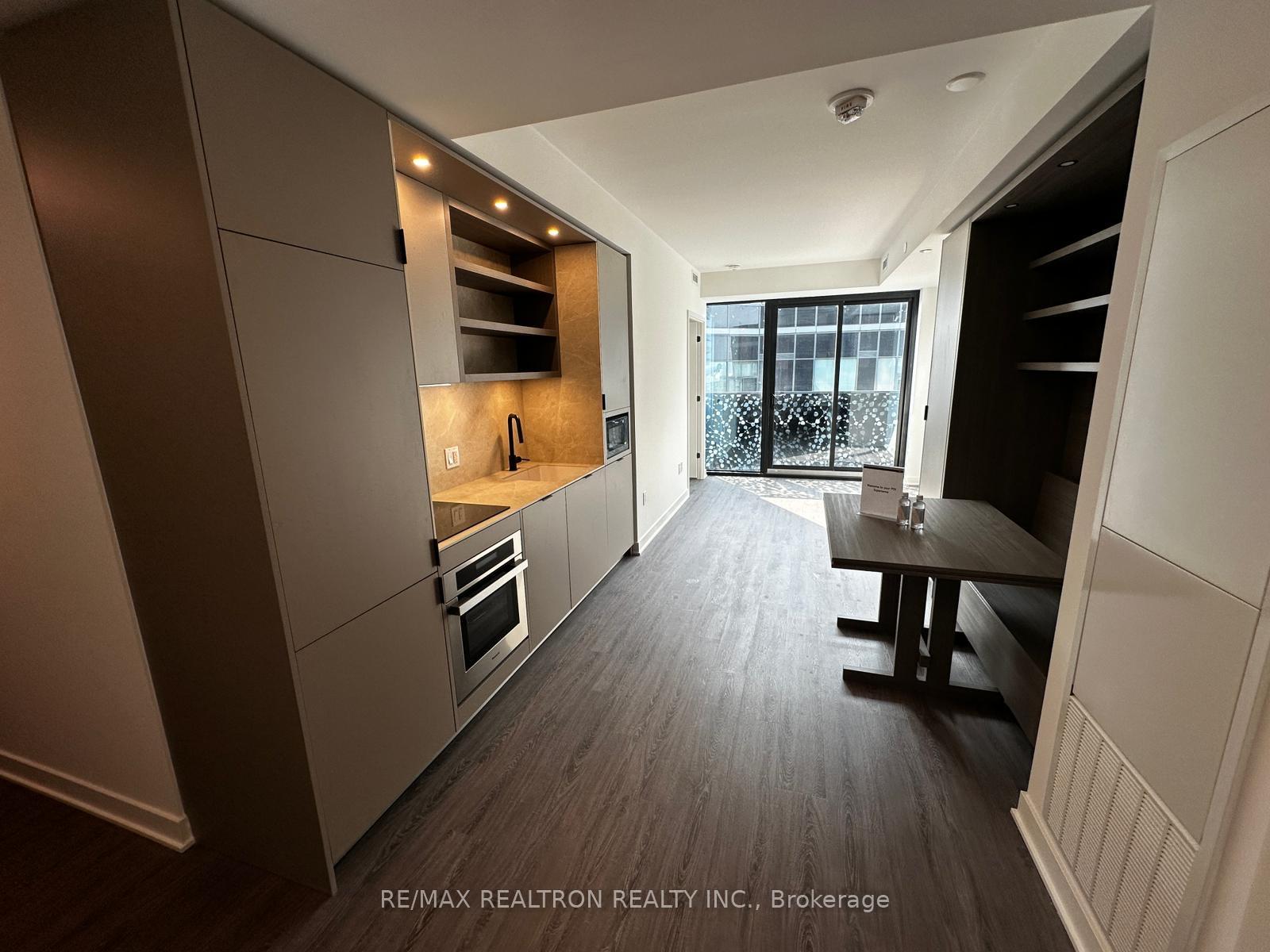Front of Unit 4706, 55 Charles Street E