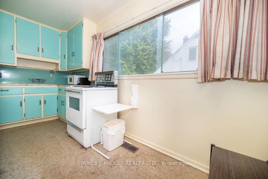 Photo 3 of 46 Thomson Crescent, Deep River — HOMEH