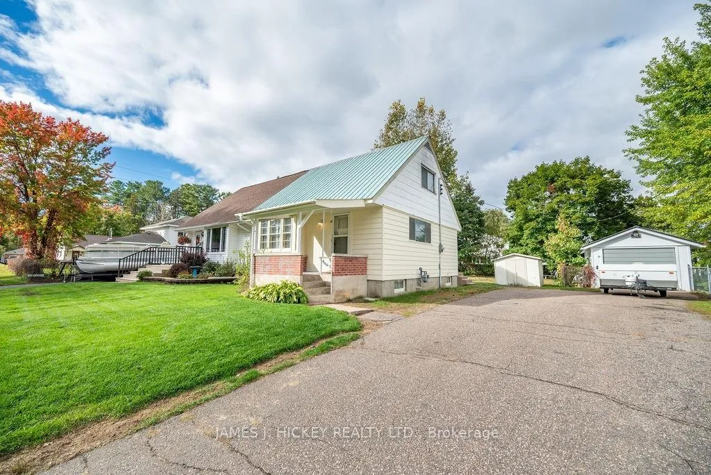 Photo 8 of 46 Thomson Crescent, Deep River — HOMEH