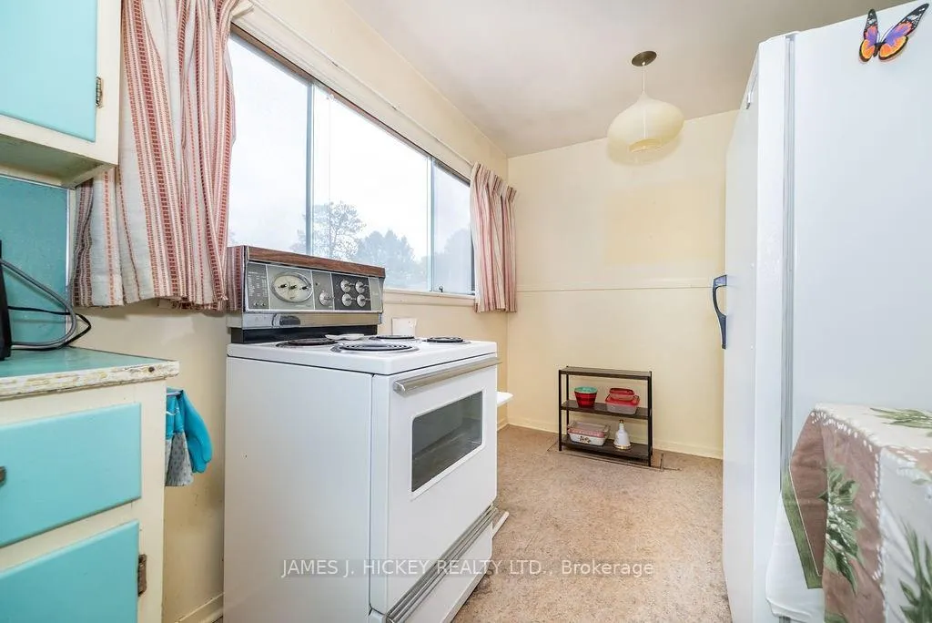 Photo 13 of 46 Thomson Crescent, Deep River — HOMEH