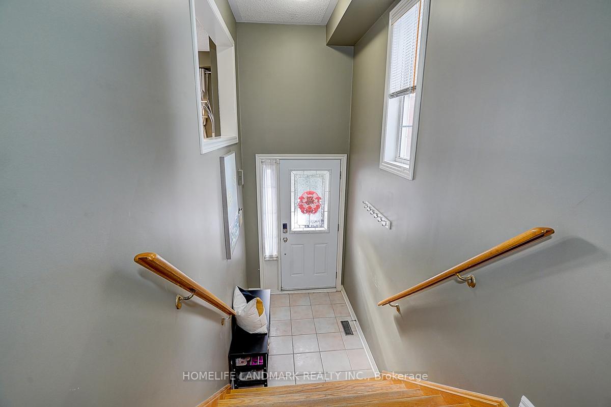 Photo 3 of 1 Milloy Place, Aurora, Aurora Grove — HOMEH