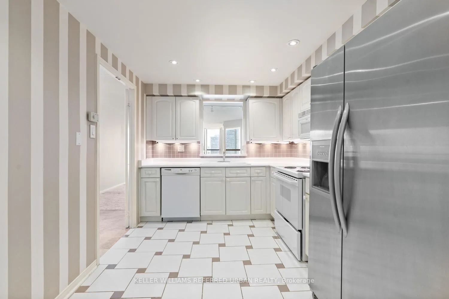 Photo 11 of Unit 1006, 10 Tichester Road, Toronto, Forest Hill South — HOMEH