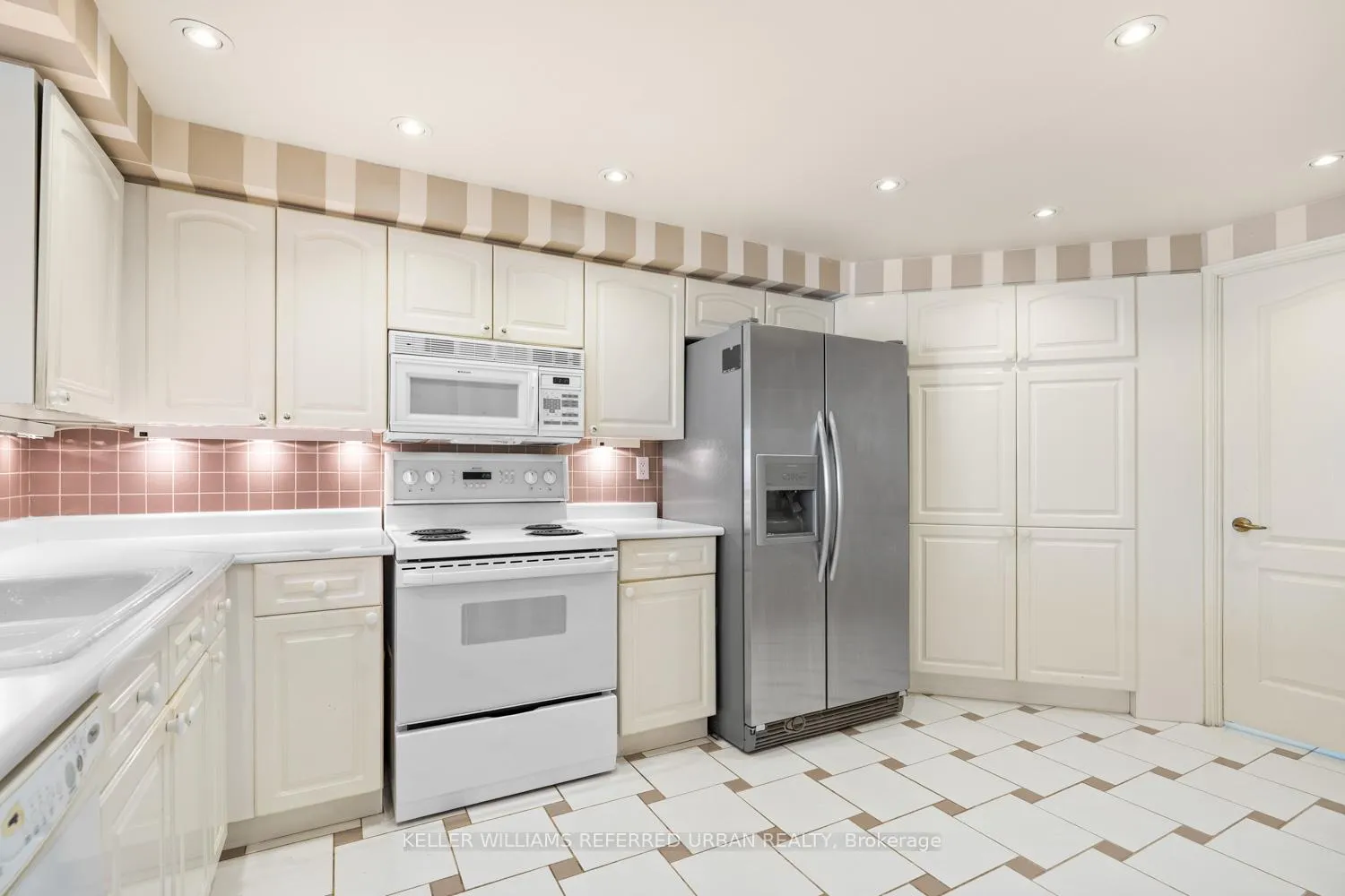 Photo 13 of Unit 1006, 10 Tichester Road, Toronto, Forest Hill South — HOMEH