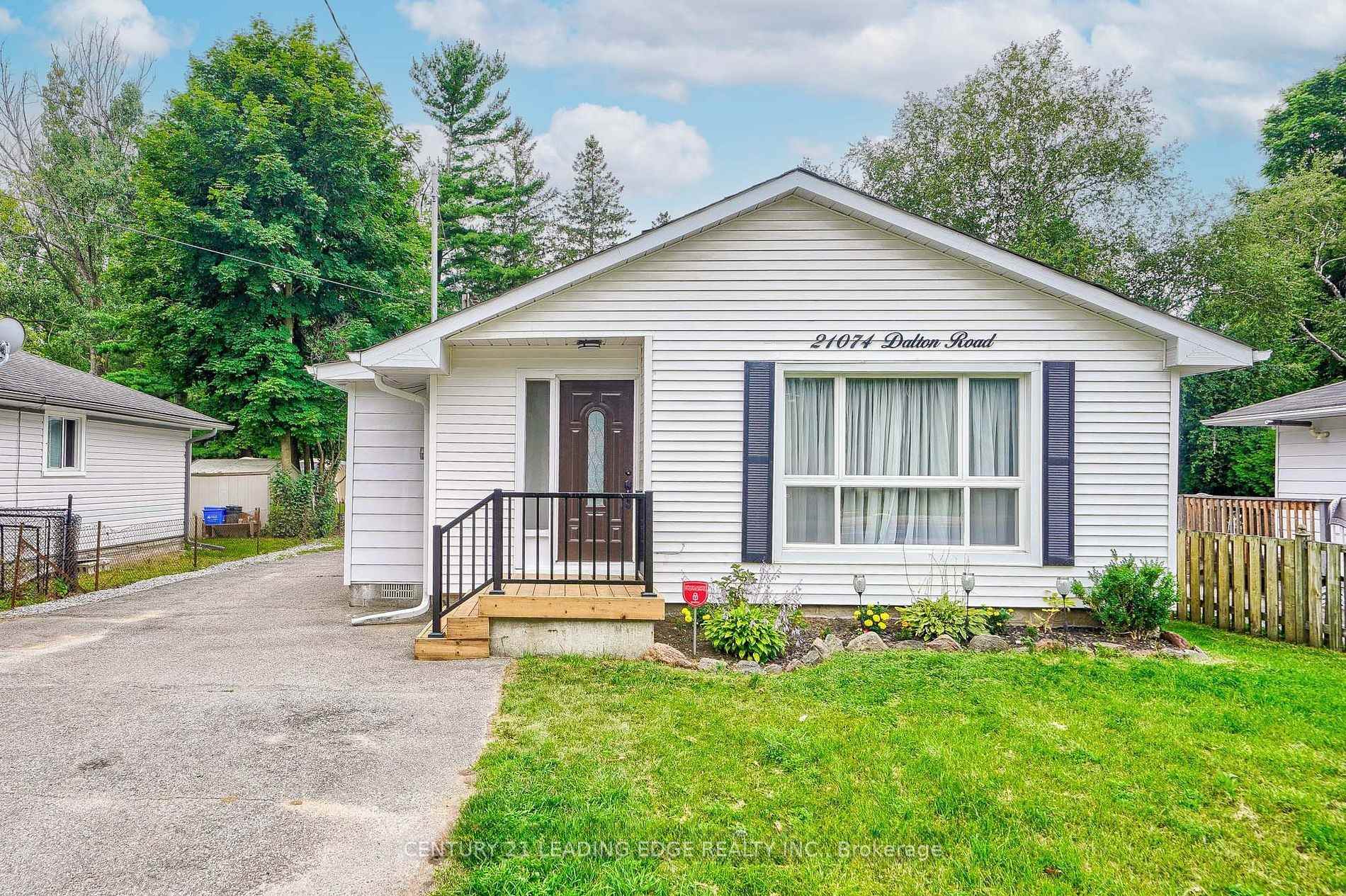 Photo 1 of 21074 Dalton Road, Georgina, Sutton & Jackson's Point — HOMEH