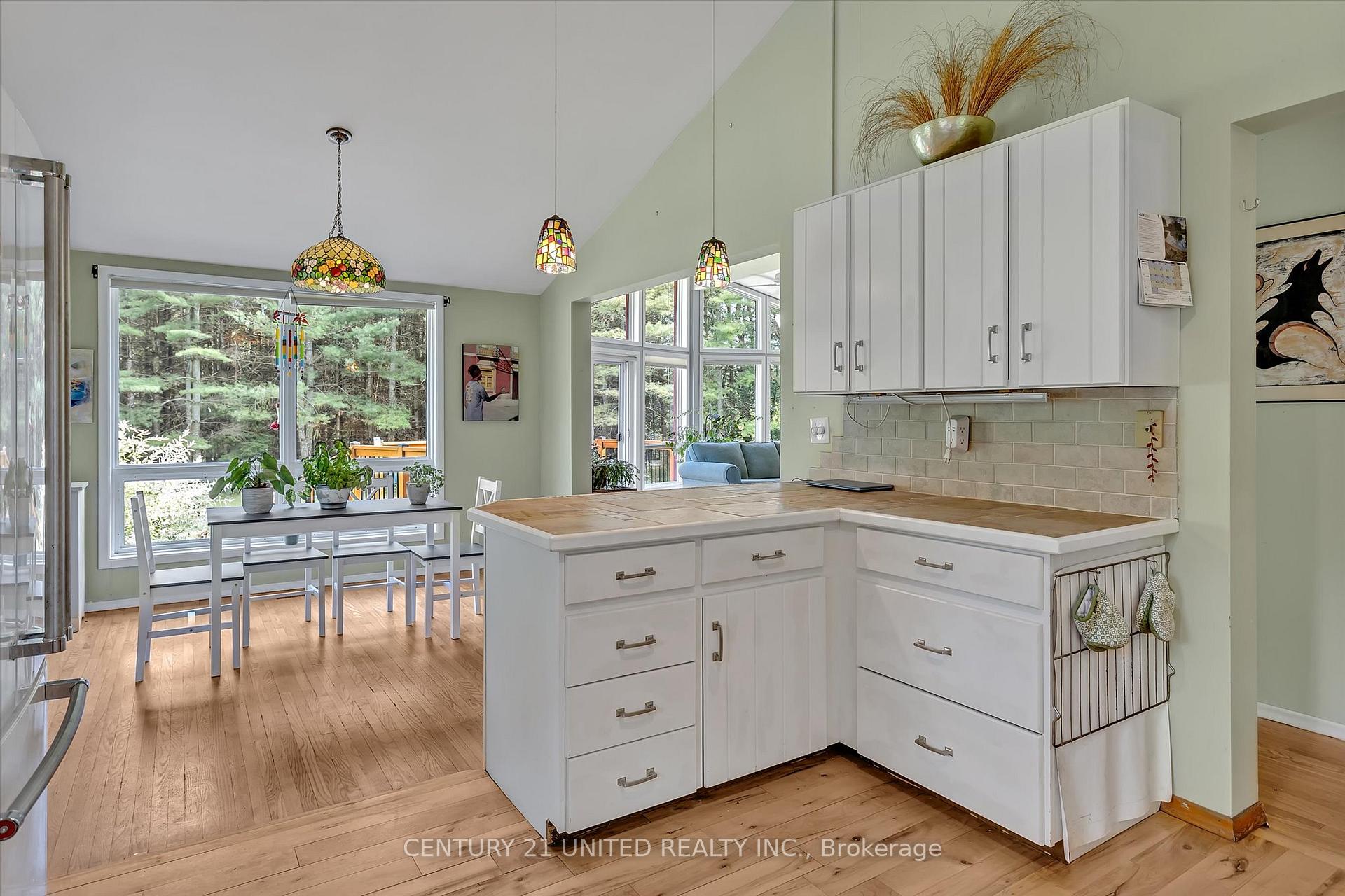 Photo 13 of 723 Ford Crescent, Cavan Monaghan, Cavan Twp — HOMEH