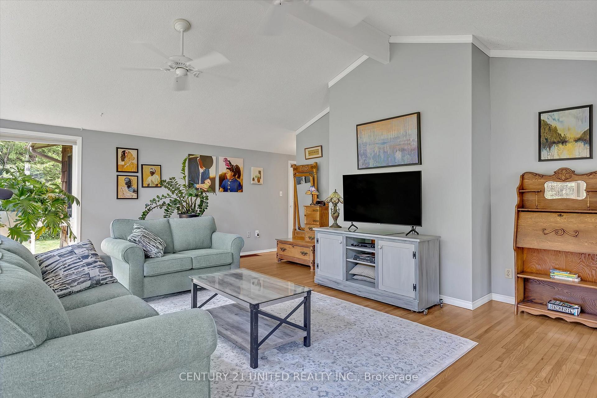 Photo 15 of 723 Ford Crescent, Cavan Monaghan, Cavan Twp — HOMEH