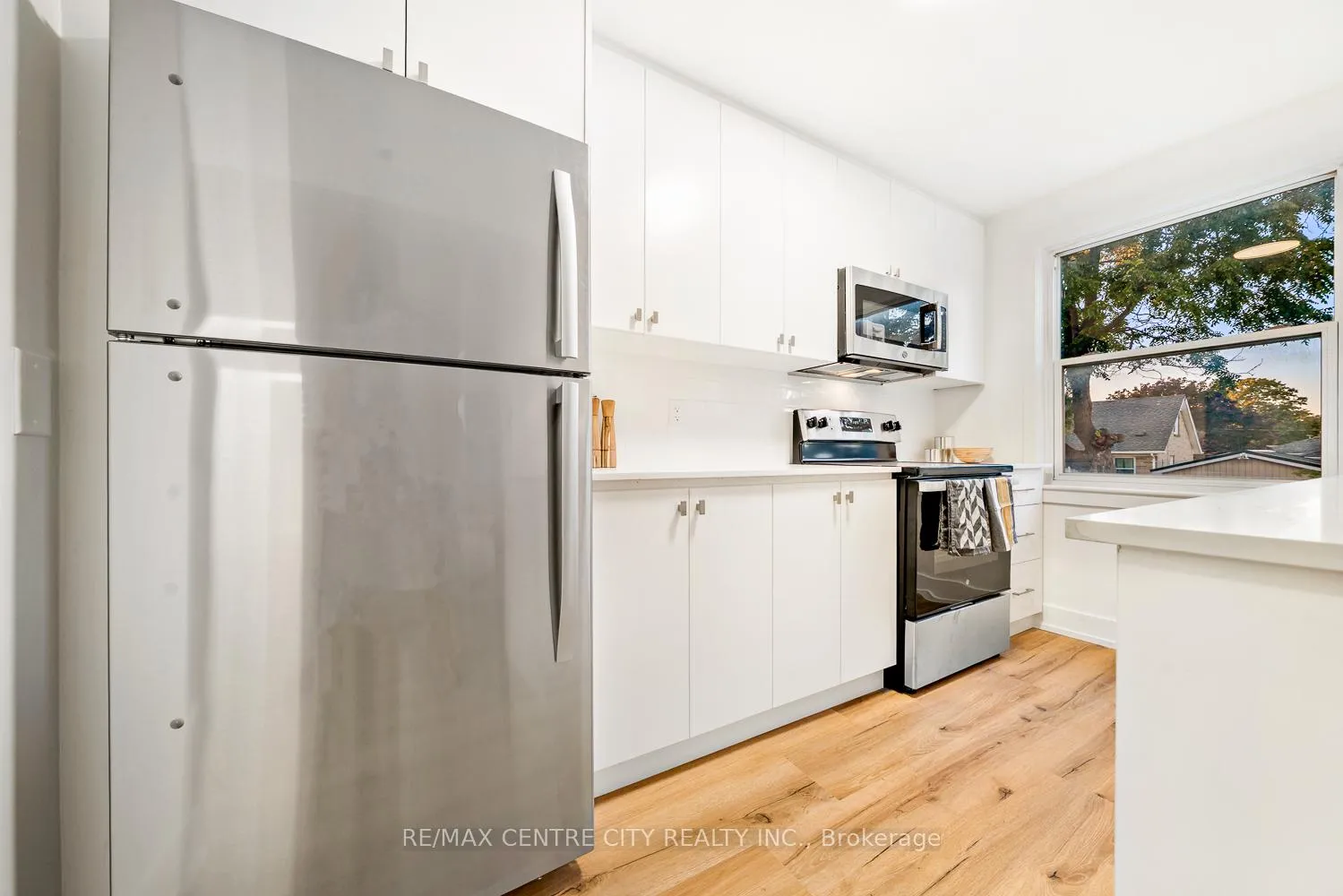Photo 9 of Unit 13, 232 Elm Street, St. Thomas — HOMEH