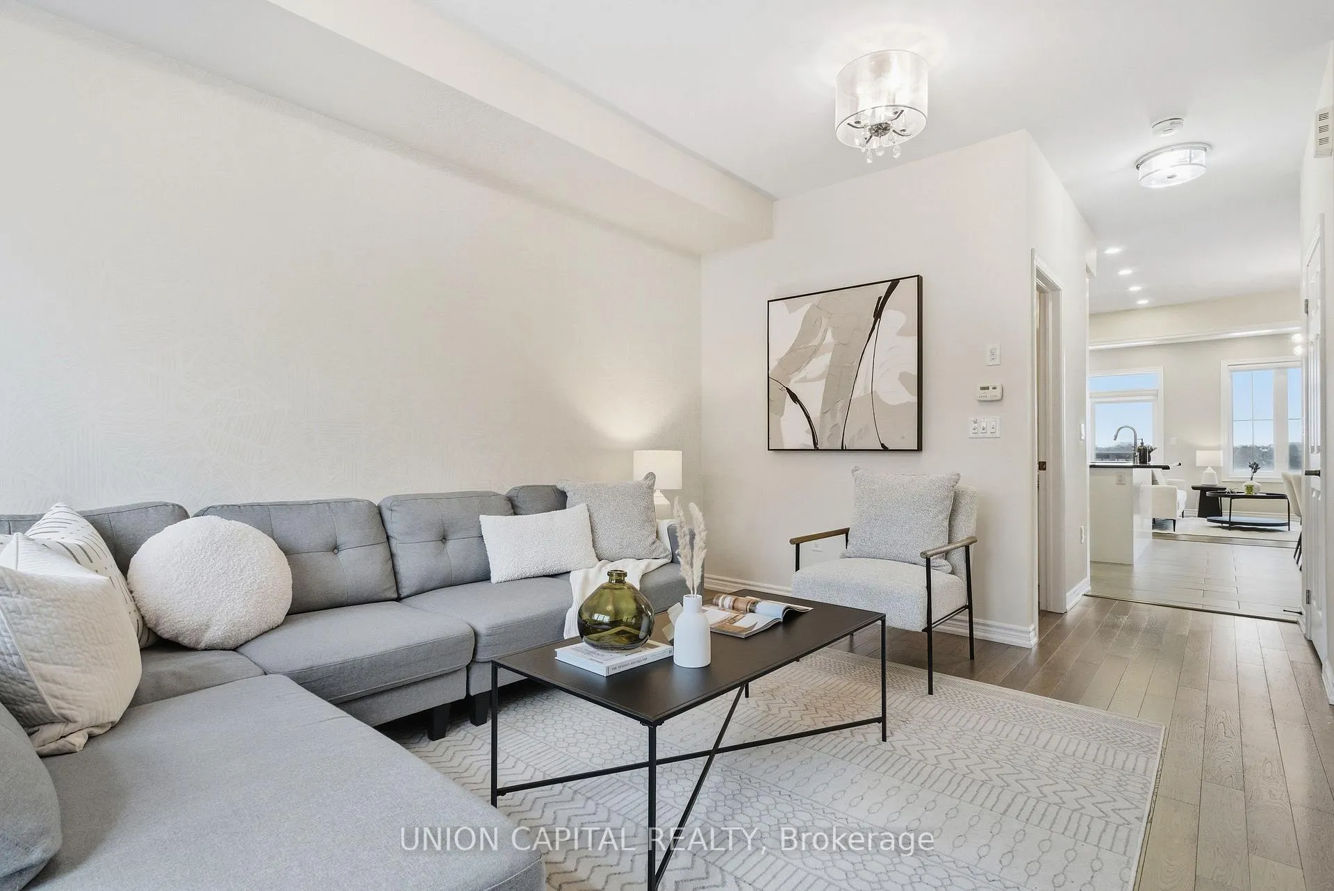 Photo 6 of 9 Isabella Peach Drive, Markham, Victoria Square — HOMEH