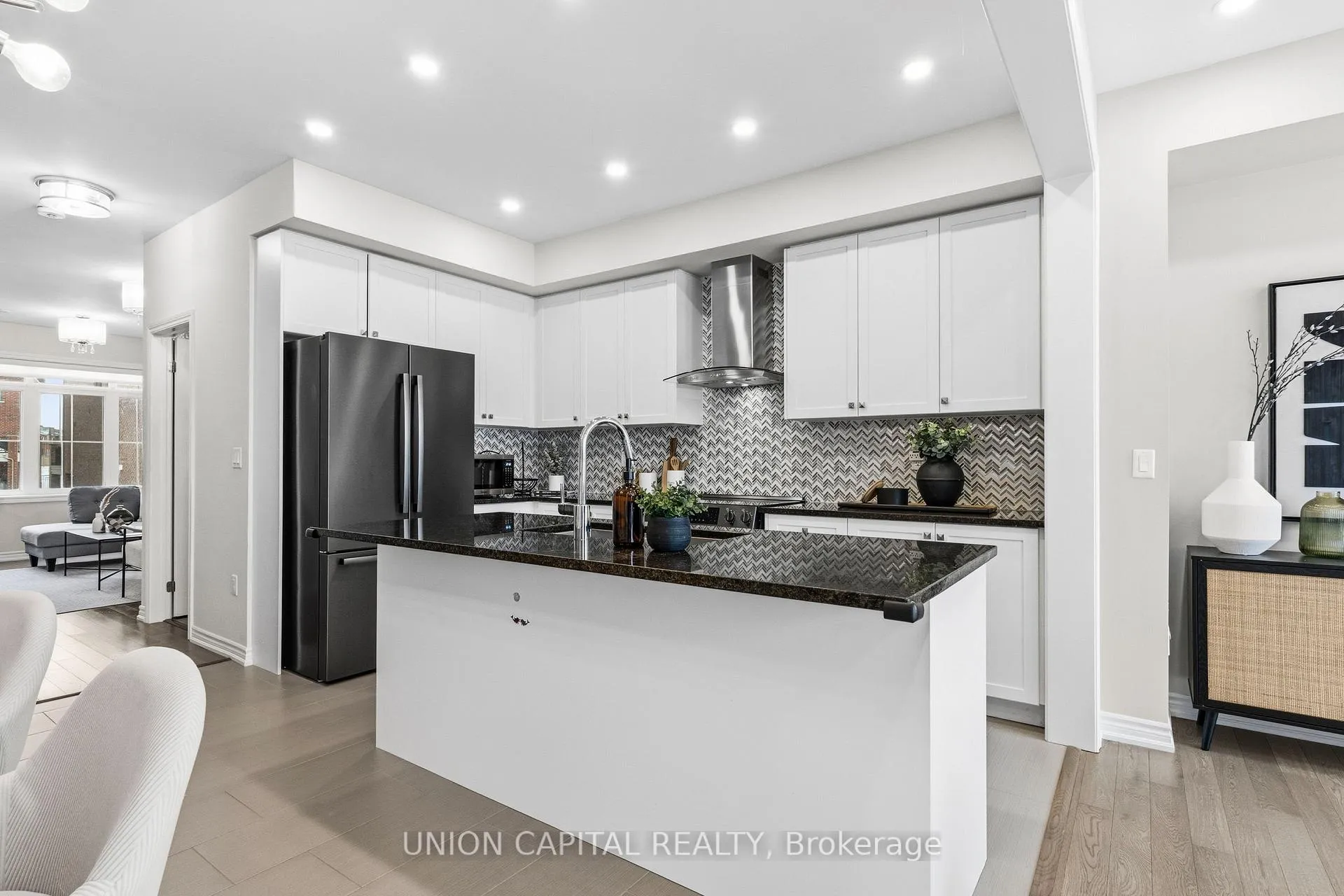 Photo 12 of 9 Isabella Peach Drive, Markham, Victoria Square — HOMEH