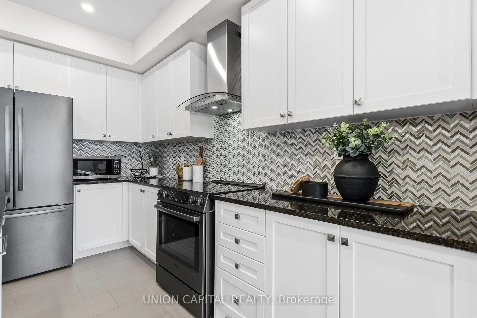 Photo 13 of 9 Isabella Peach Drive, Markham, Victoria Square — HOMEH