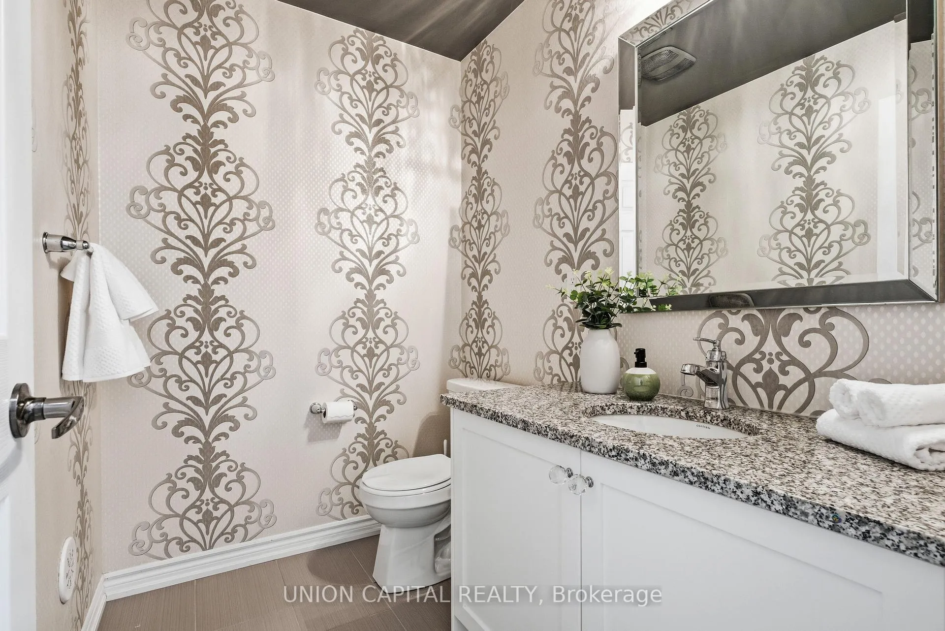 Photo 14 of 9 Isabella Peach Drive, Markham, Victoria Square — HOMEH