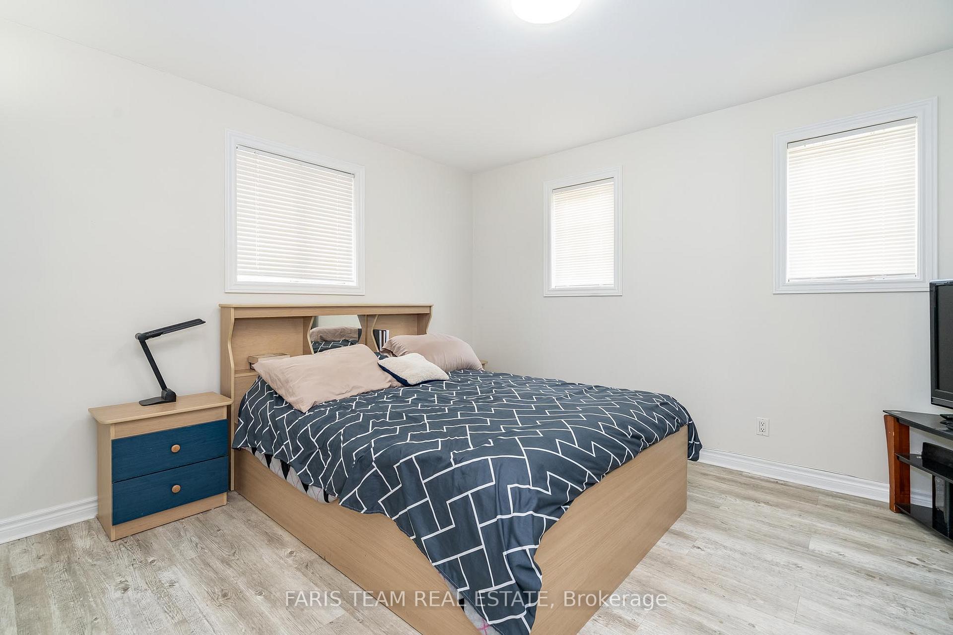 Photo 10 of 143 Burton Avenue, Barrie, Allandale — HOMEH