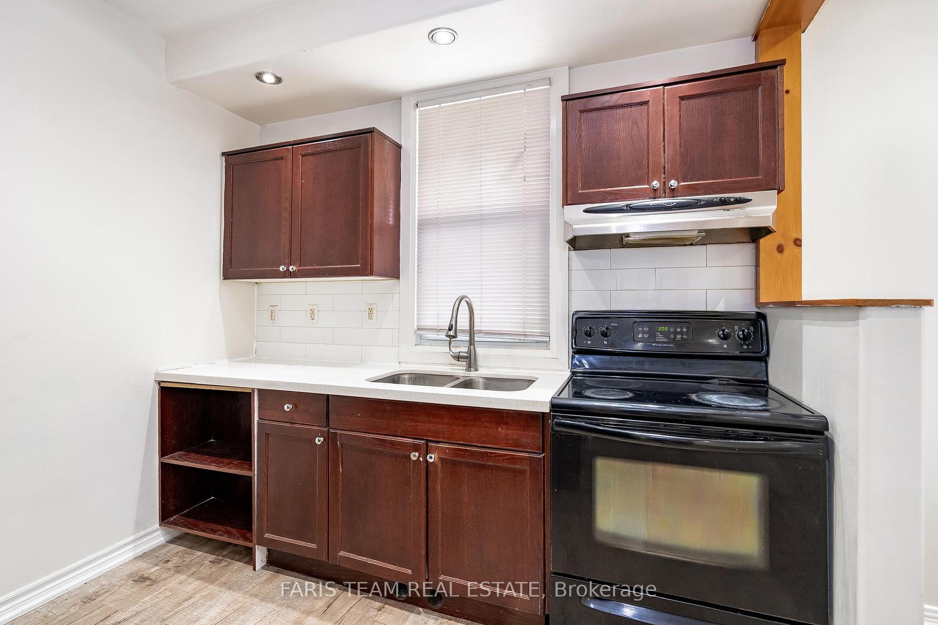 Photo 12 of 143 Burton Avenue, Barrie, Allandale — HOMEH