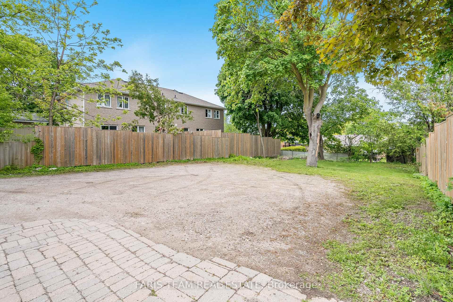 Photo 22 of 143 Burton Avenue, Barrie, Allandale — HOMEH