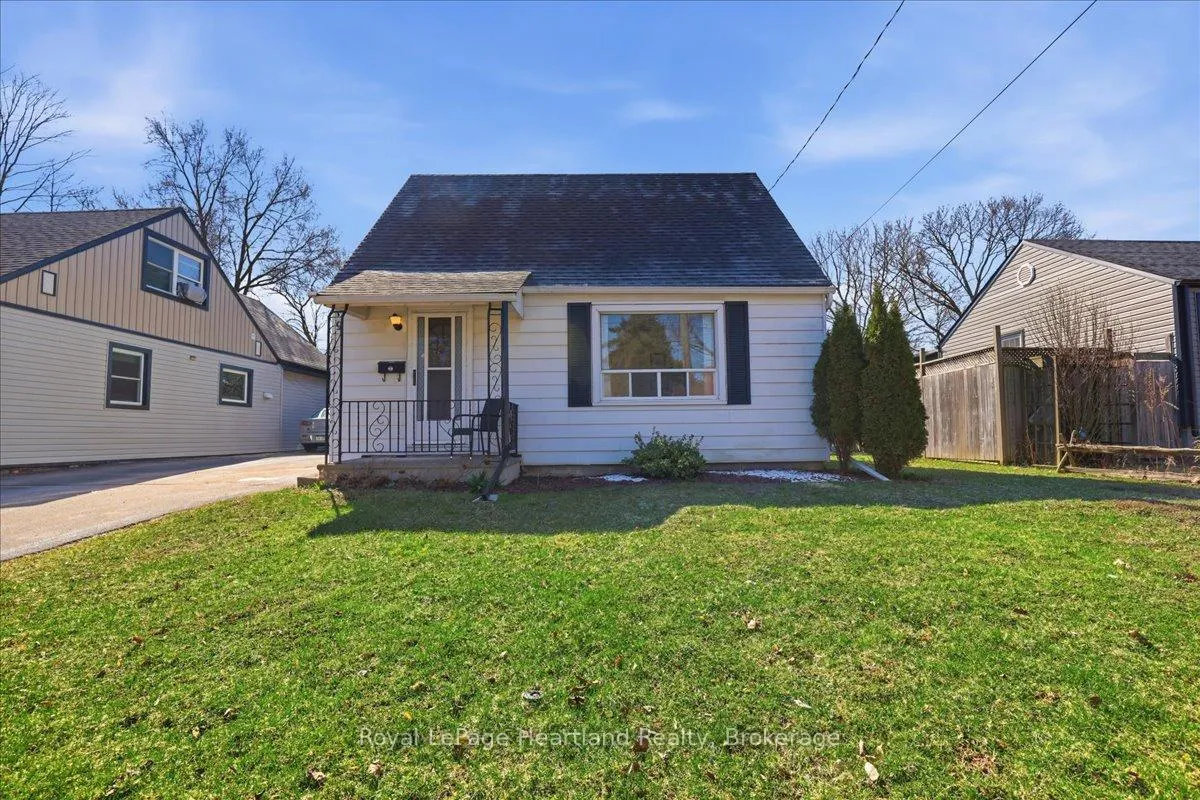 Photo 1 of 19 Perth Road, Kitchener — HOMEH