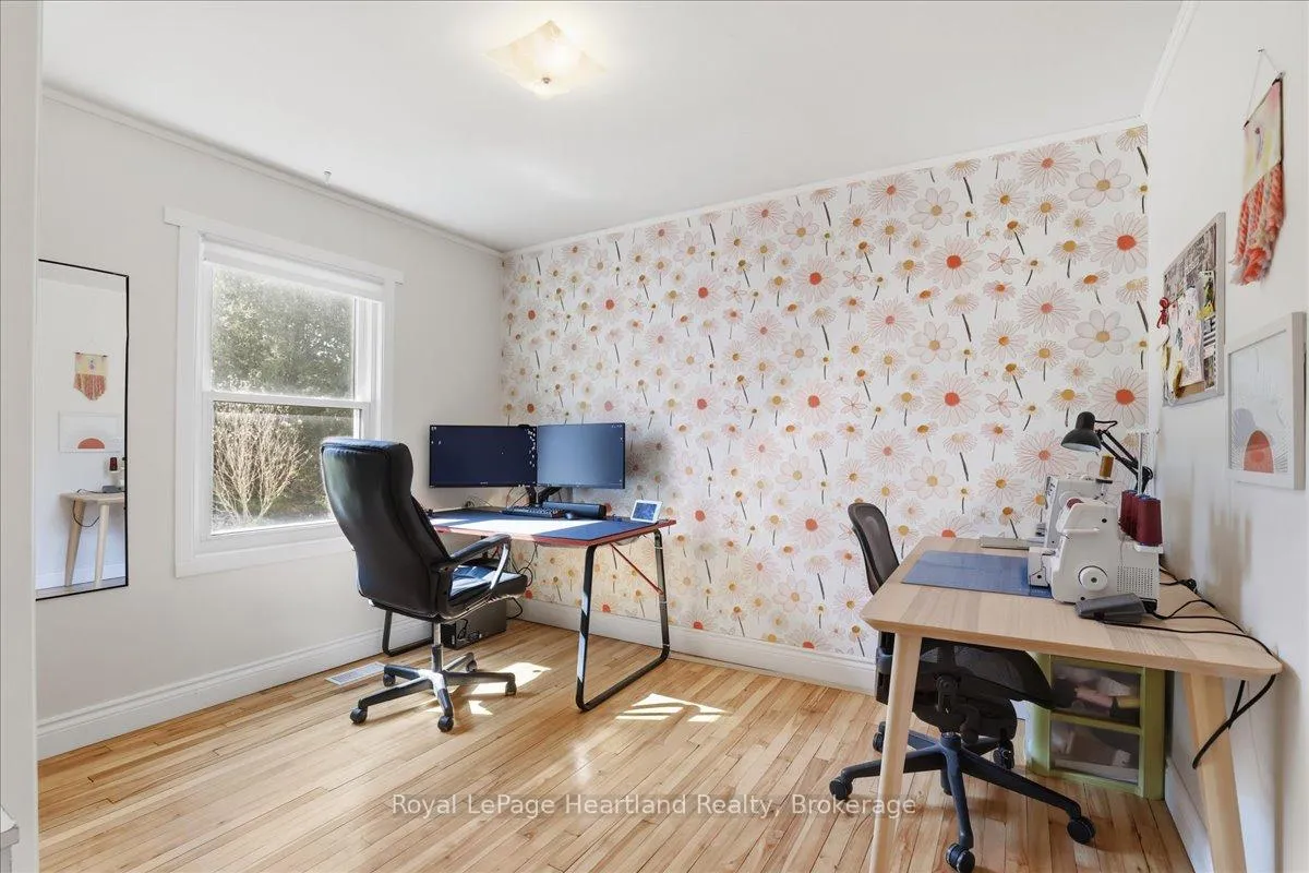 Photo 8 of 19 Perth Road, Kitchener — HOMEH