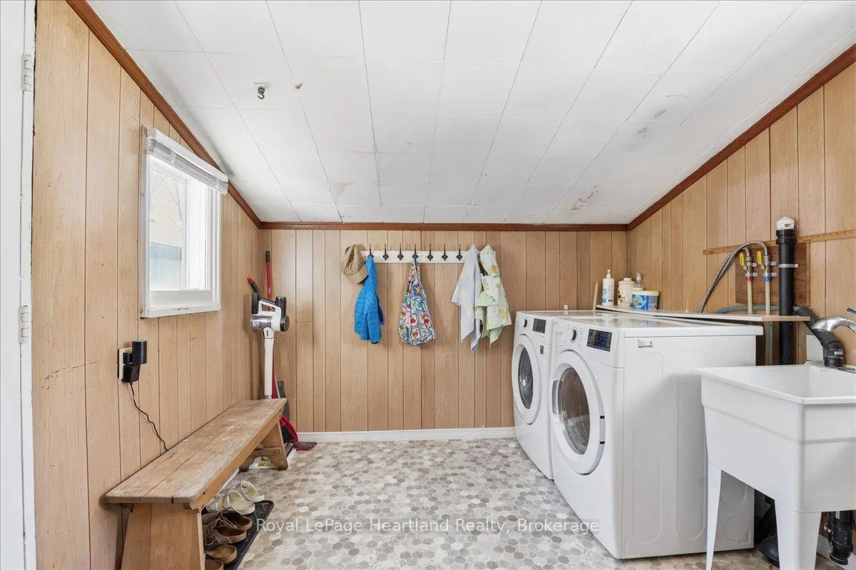 Photo 15 of 19 Perth Road, Kitchener — HOMEH