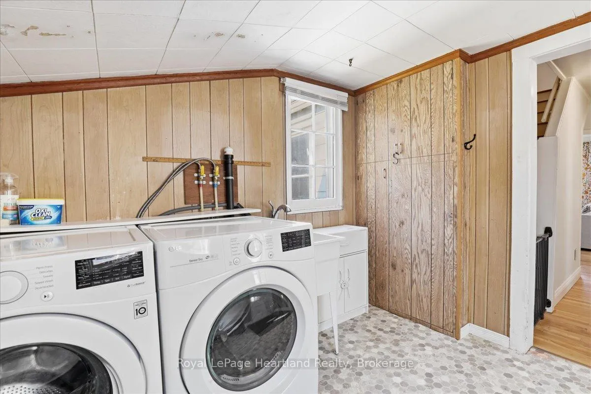Photo 16 of 19 Perth Road, Kitchener — HOMEH