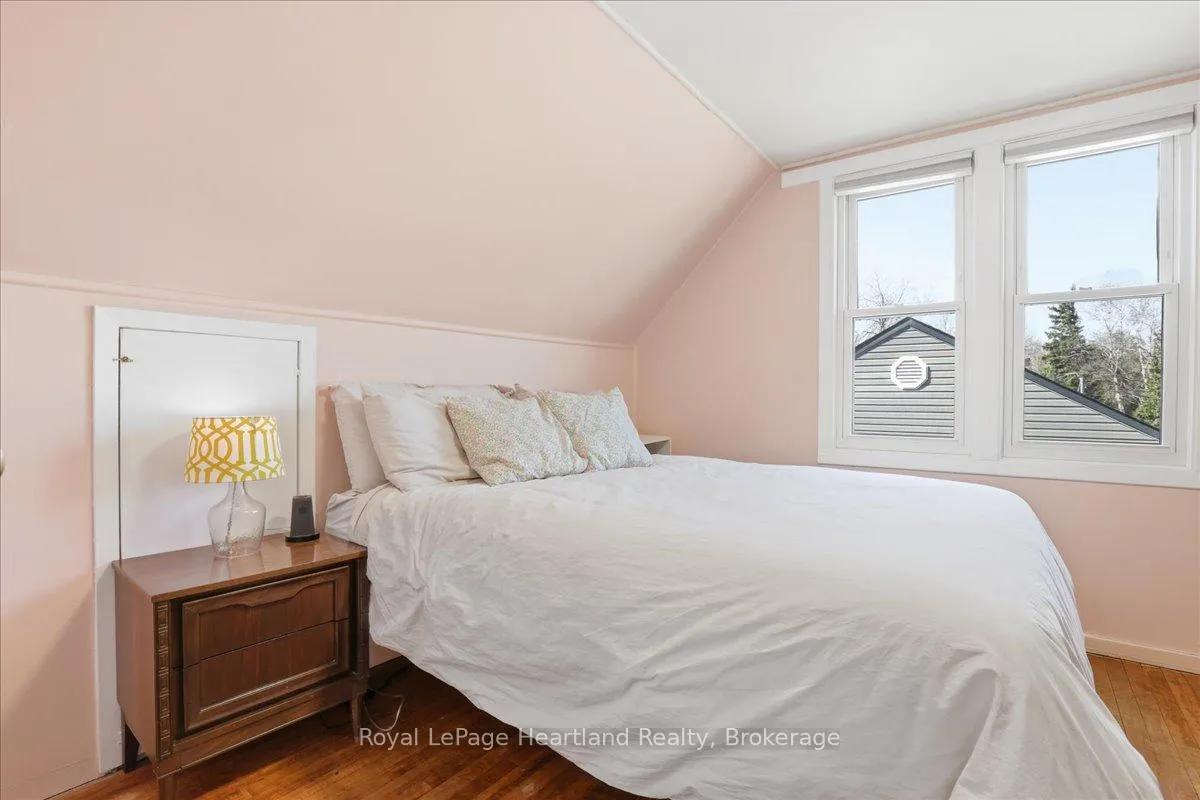 Photo 19 of 19 Perth Road, Kitchener — HOMEH