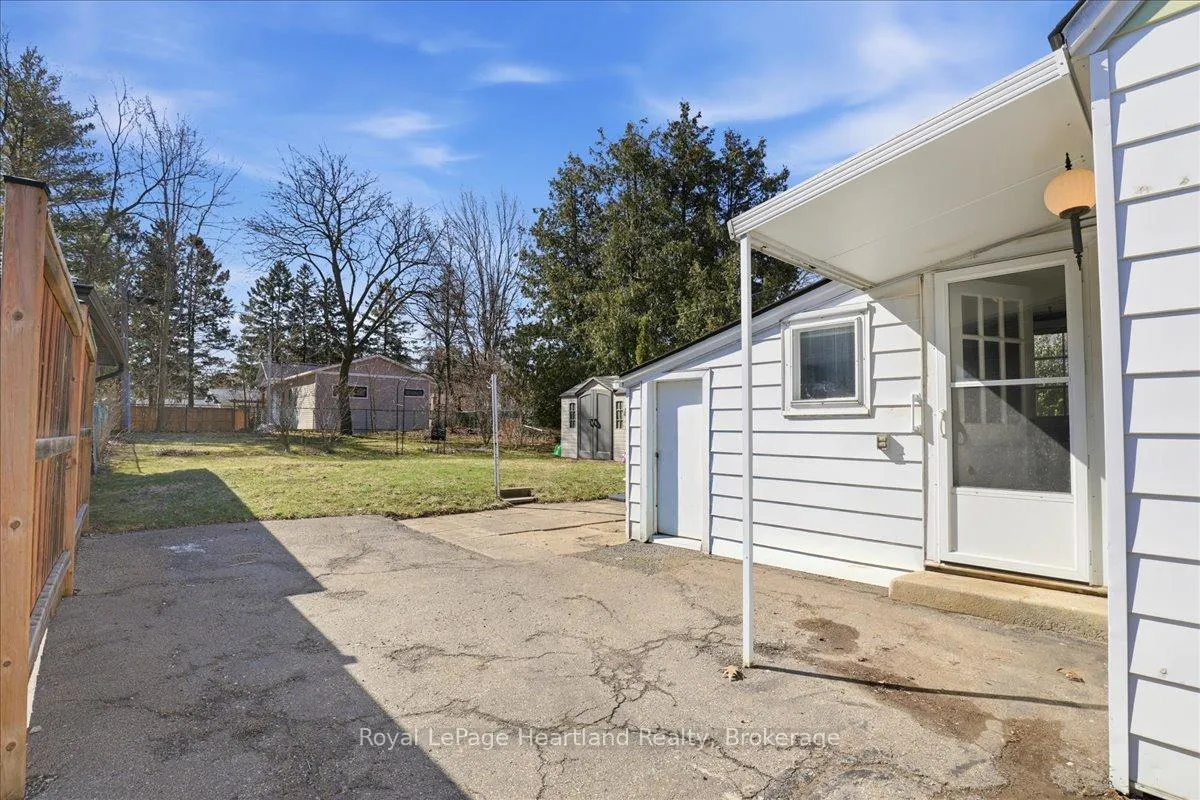 Photo 25 of 19 Perth Road, Kitchener — HOMEH