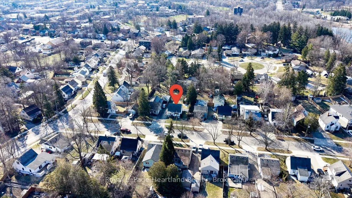 Photo 29 of 19 Perth Road, Kitchener — HOMEH