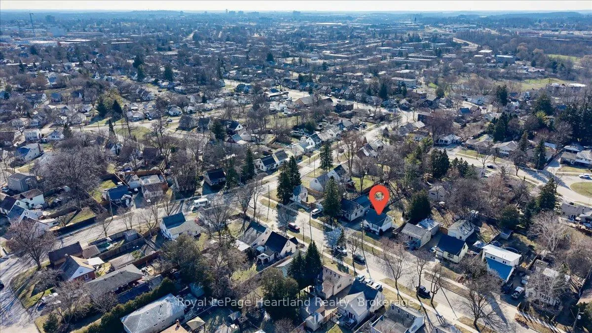 Photo 31 of 19 Perth Road, Kitchener — HOMEH