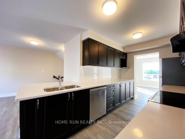 Photo 5 of 107 Kyanite Lane, Ottawa, Barrhaven - Heritage Park — HOMEH