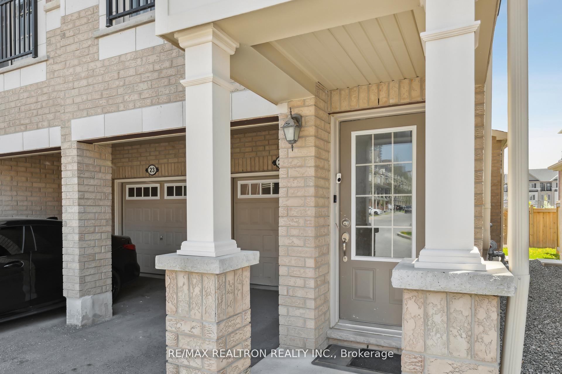 Photo 5 of 25 Christabelle Path, Oshawa, Windfields — HOMEH