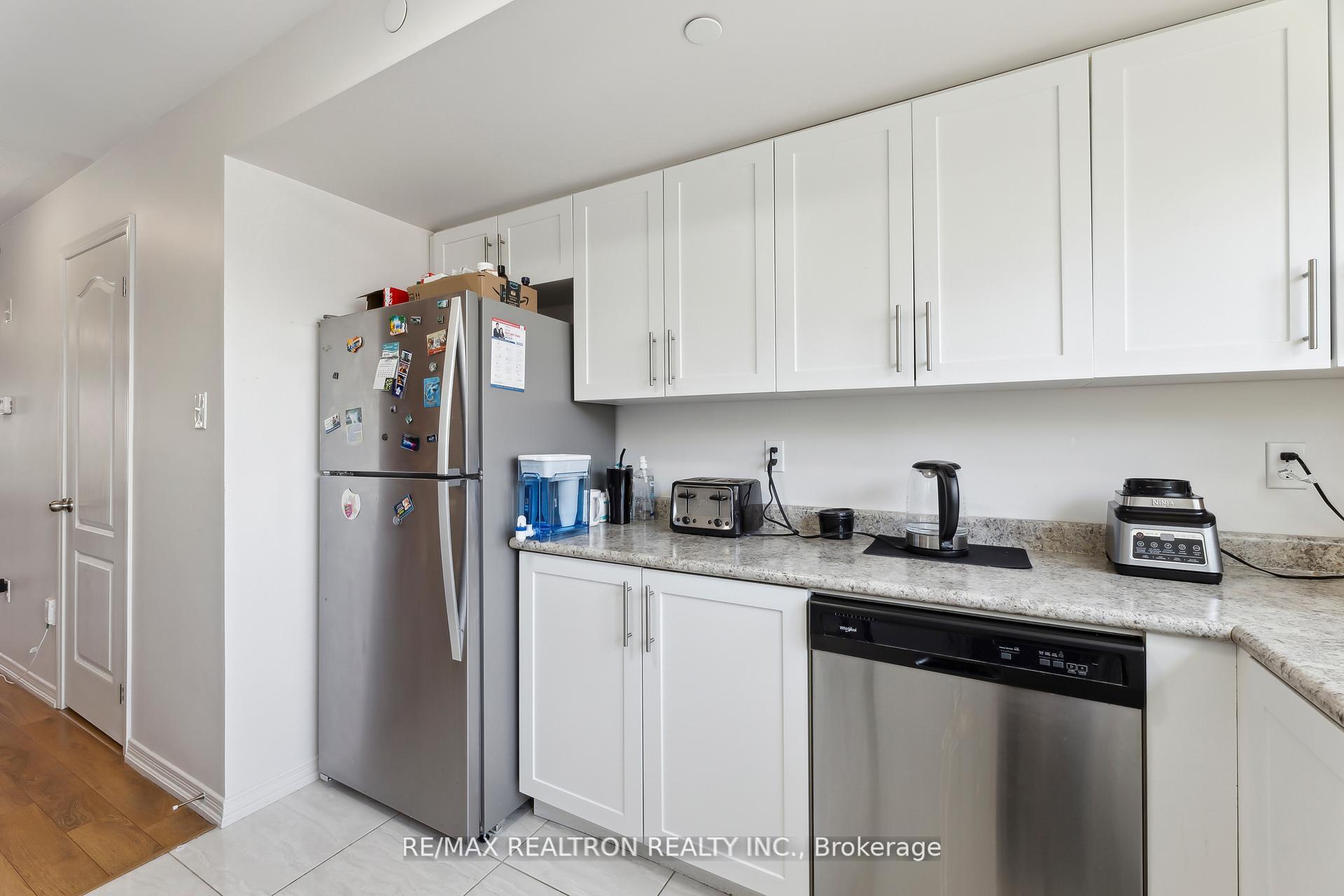 Photo 13 of 25 Christabelle Path, Oshawa, Windfields — HOMEH