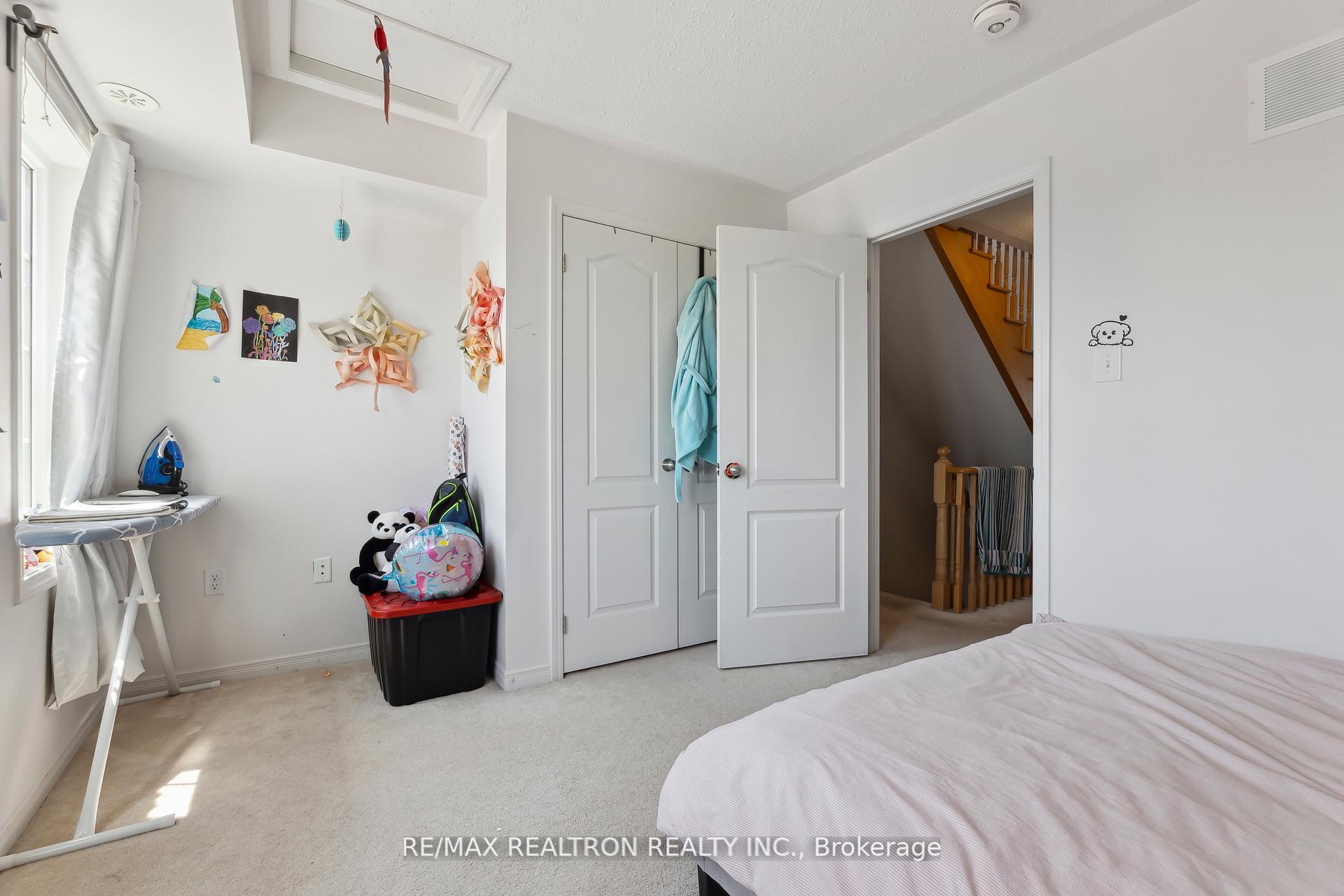 Photo 18 of 25 Christabelle Path, Oshawa, Windfields — HOMEH