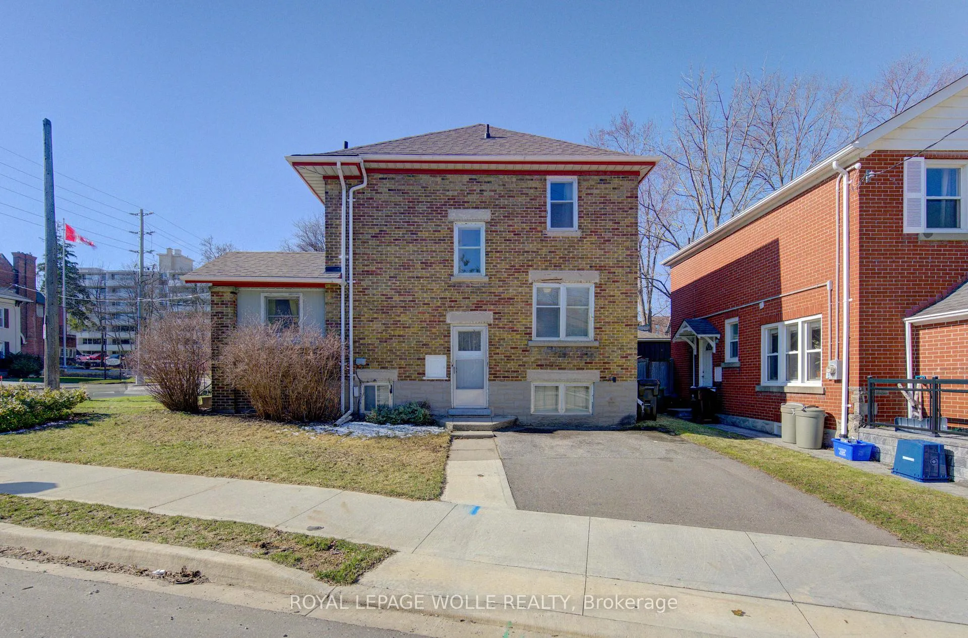 Photo 4 of 40 Union Street E, Waterloo — HOMEH