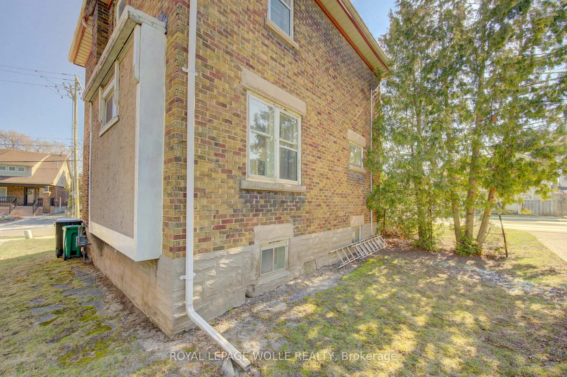 Photo 27 of 40 Union Street E, Waterloo — HOMEH