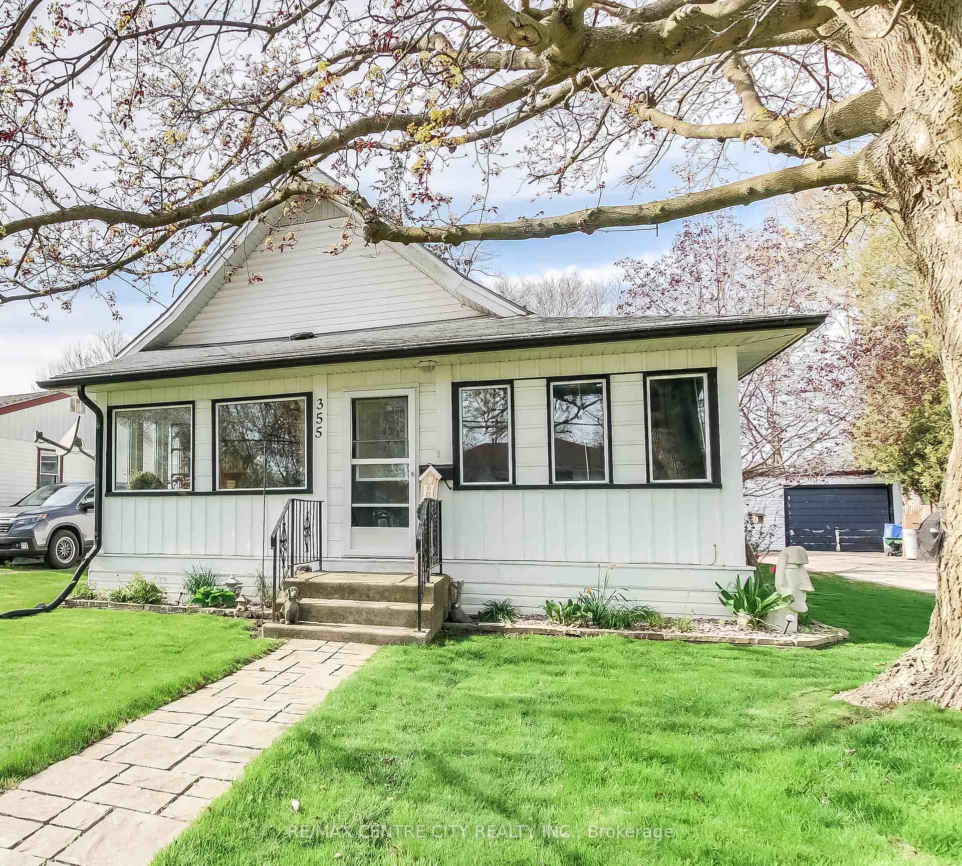 Photo 3 of 355 Warren Street, Central Elgin, Rural Central Elgin — HOMEH