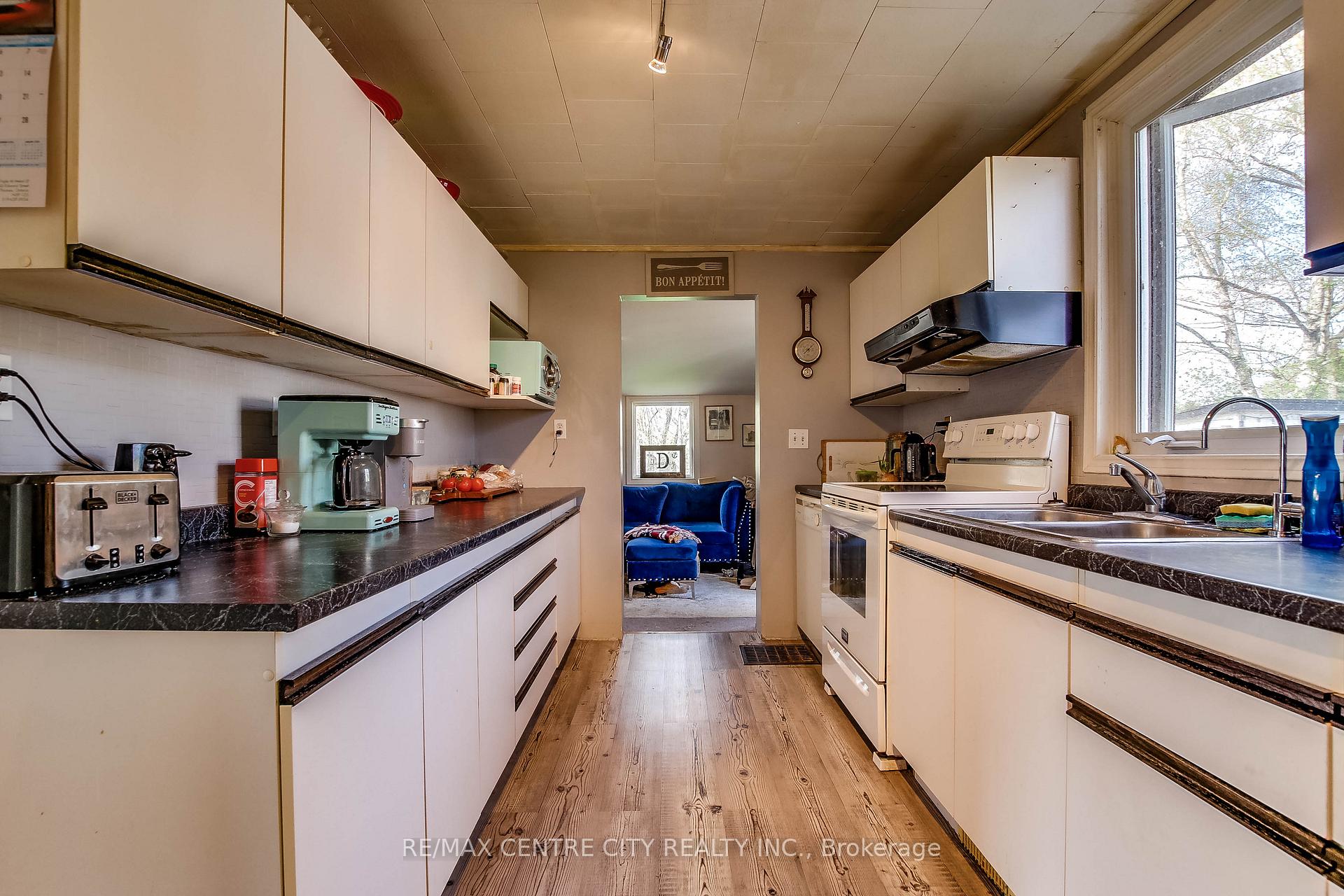 Photo 11 of 355 Warren Street, Central Elgin, Rural Central Elgin — HOMEH